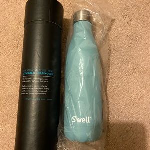 Swell Other - Swell Water Bottle Aquarmarine 17oz - NWT Swell Other - Swell Water Bottle Aquarmarine 17oz - NWT